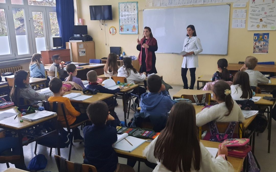 Стоматолог у посјети ученицима трећег разреда